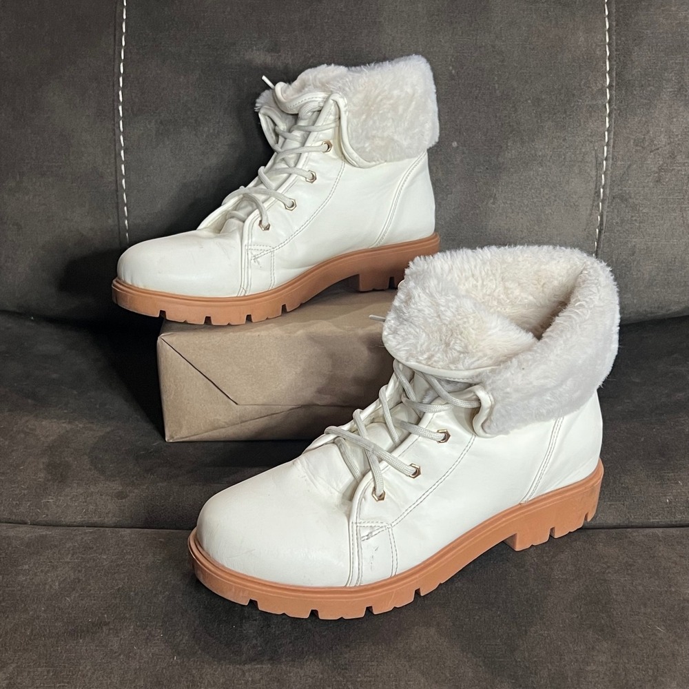 Fabkids‎ Girls Winter Boots Faux Fur Lined Lace Up Fold Over Size 7 Youth Cream